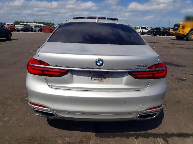 2016 BMW 740 i