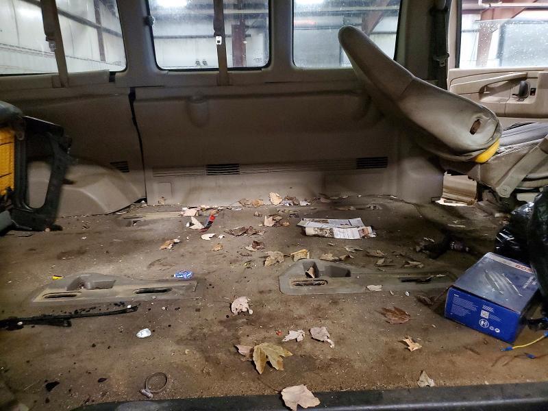 2003 Chevrolet Express G2500