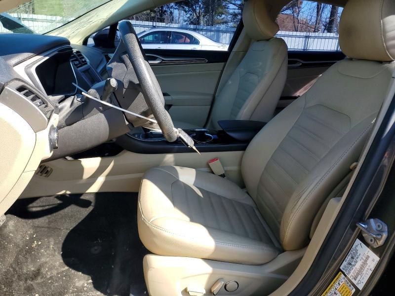 2016 Ford Fusion se Hybrid