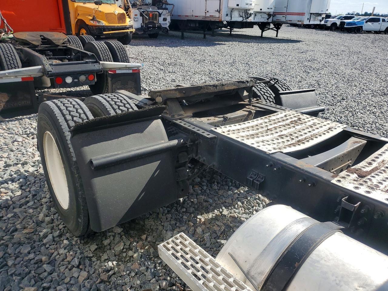 2005 Mack CXN612 Semi Truck