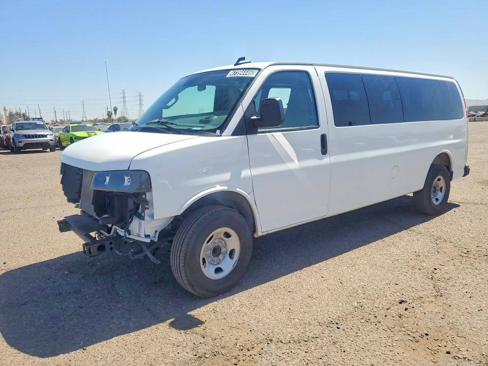 2025 Chevrolet Express G3500 lt