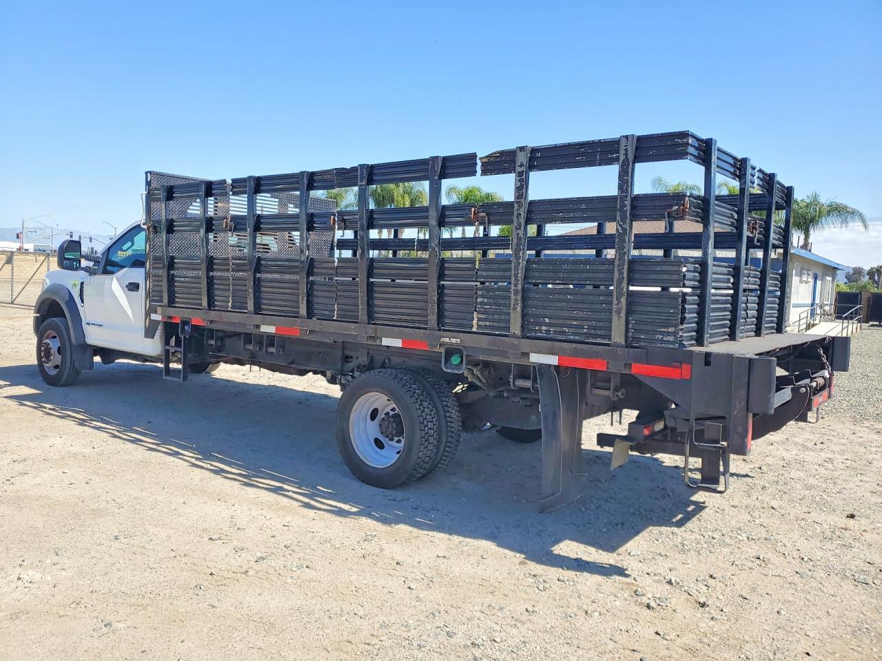 2018 Ford F550 Super Duty Flatbed Truck