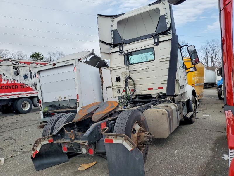 2022 Volvo VNR Semi Truck
