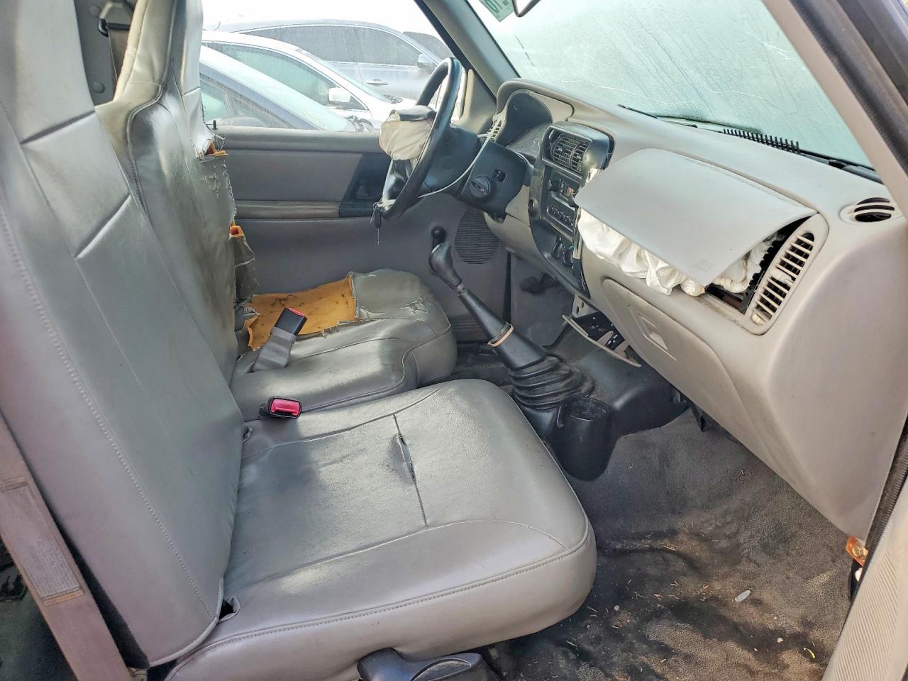 1999 Mazda B2500