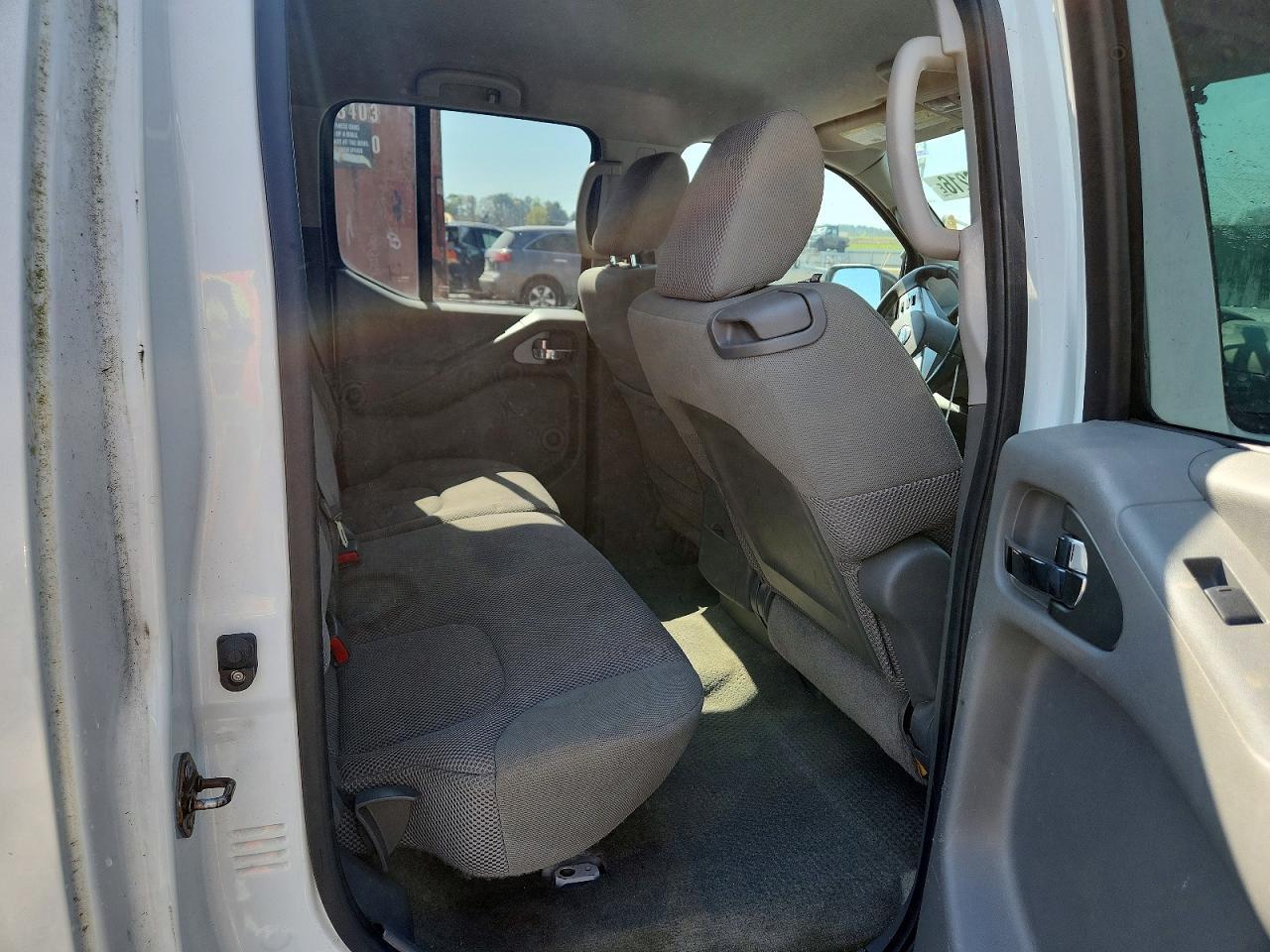 2014 Nissan Frontier S