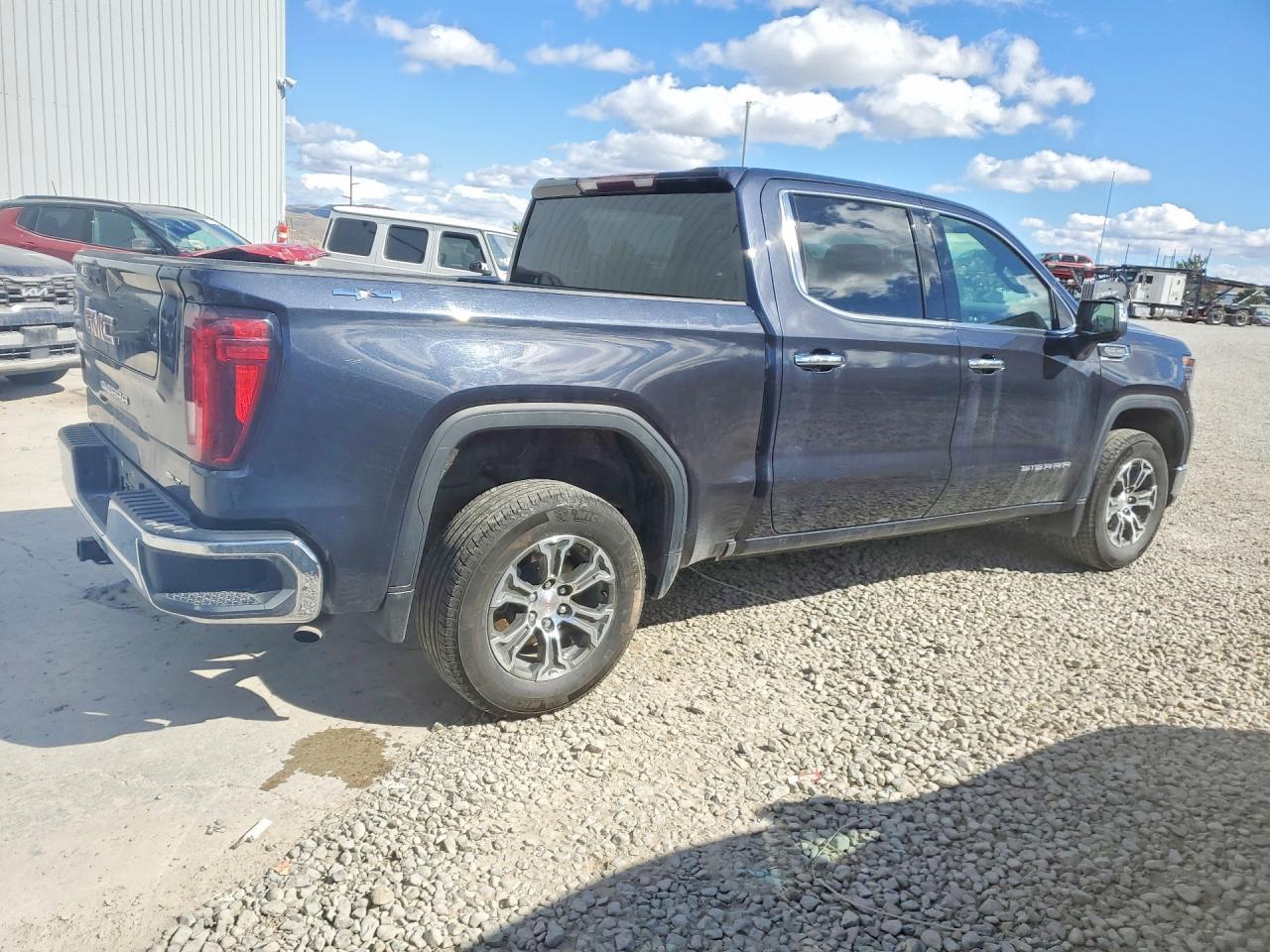 2025 GMC Sierra K1500 SLT