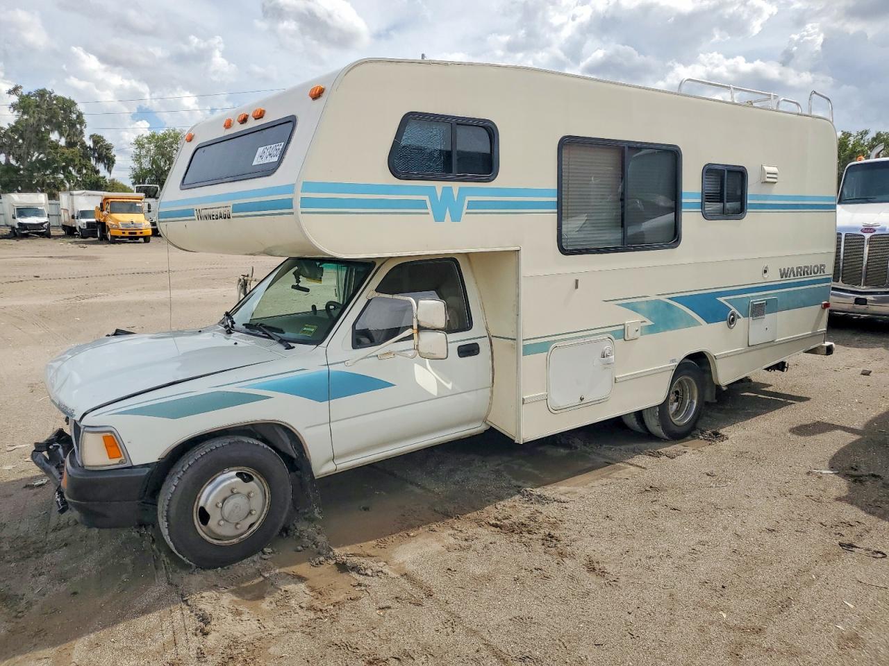 1992 Winnebago 1992 Toyota PICK-UP RV