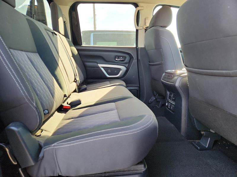 2023 Nissan Titan SV