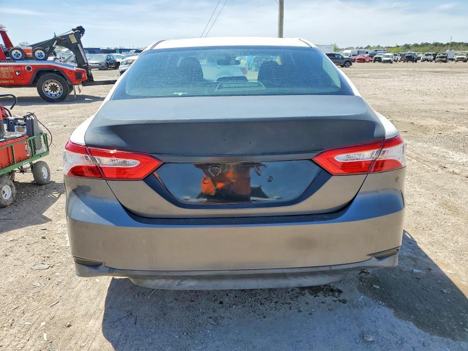 2018 Toyota Camry le