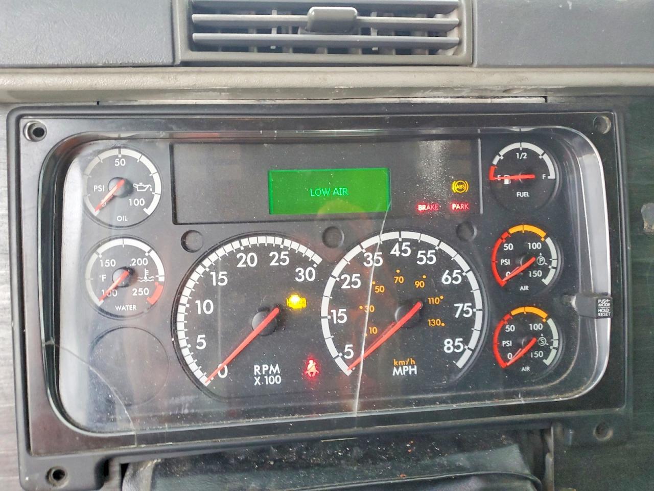 2007 Freightliner Columbia 120 Semi Truck