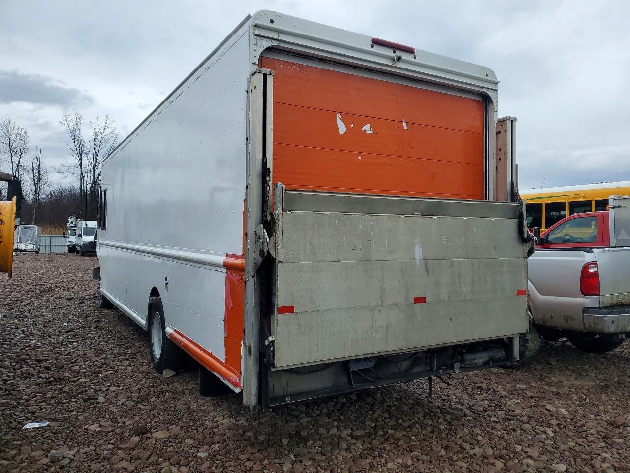 2014 Freigliner 2014 Freightliner MT55 Chassis Delivery Truck