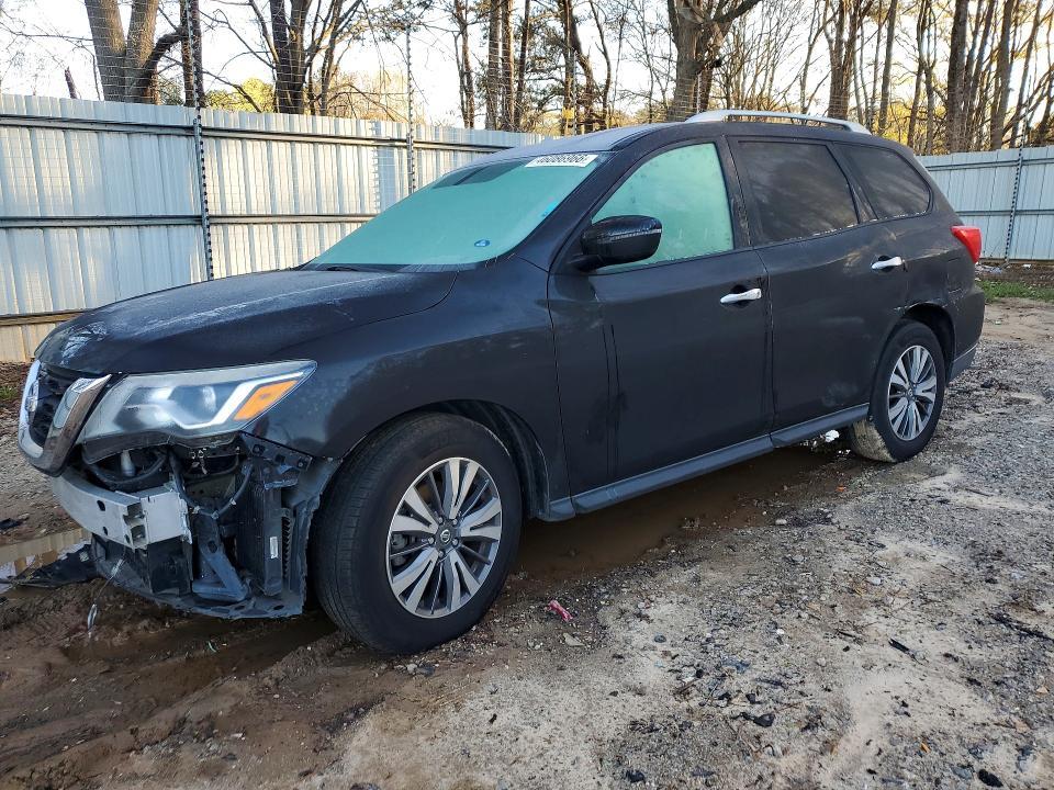 2017 Nissan Pathfinder sv