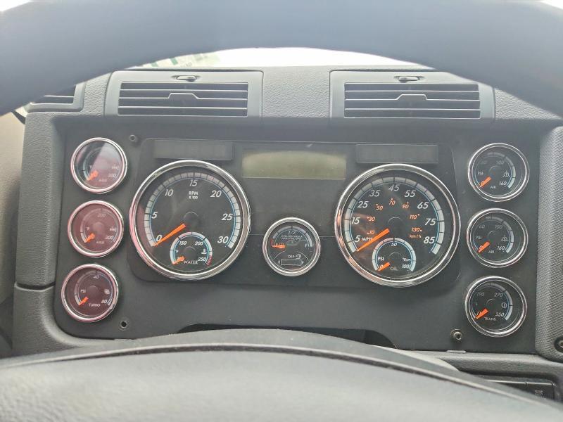 2016 Freightliner Cascadia 125 Semi Truck
