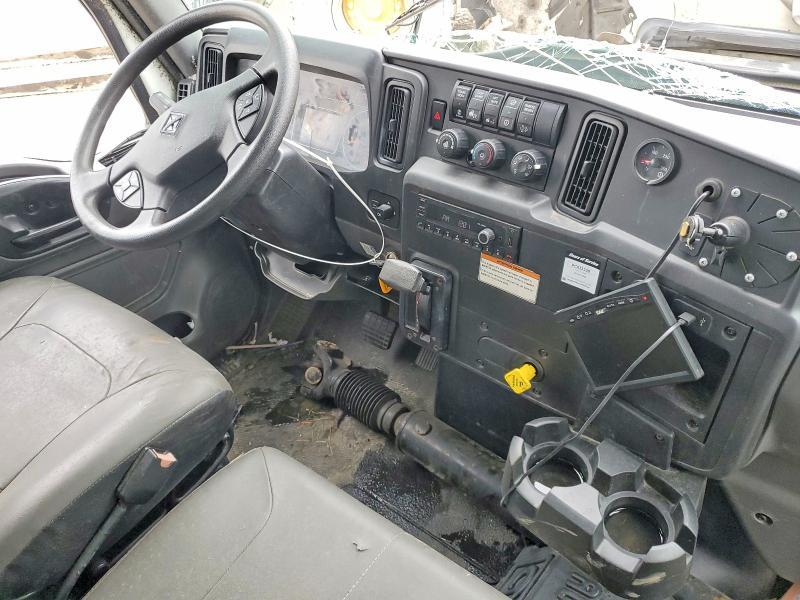 2022 International MV607-BOX Truck