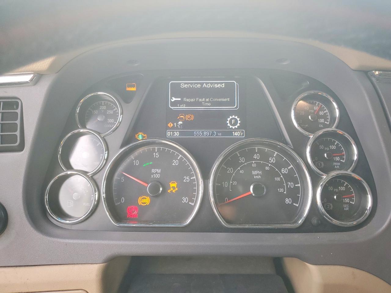 2017 Peterbilt 579 Semi Truck