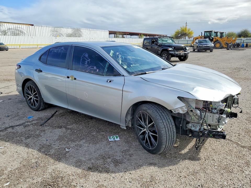 2022 Toyota Camry Hybrid se