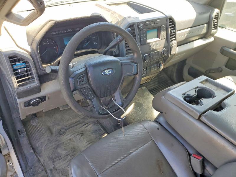 2017 Ford F350 Super Duty Flatbed Truck