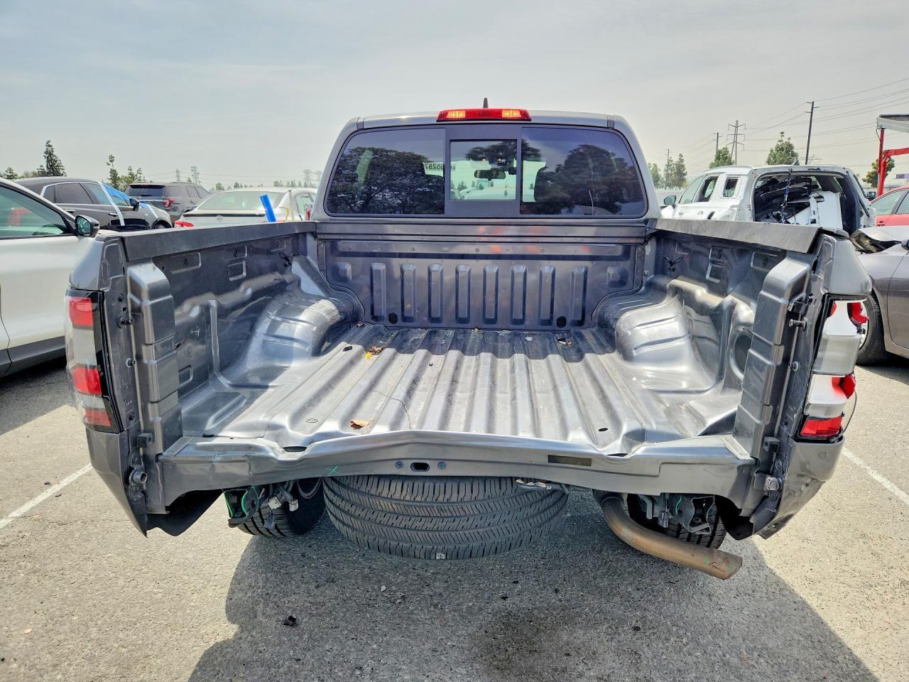 2022 Nissan Frontier SV