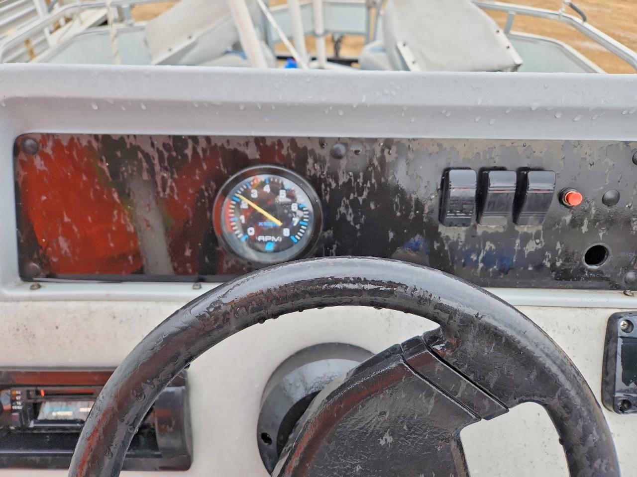 1995 Sun Tracker Bass 18 Buggy