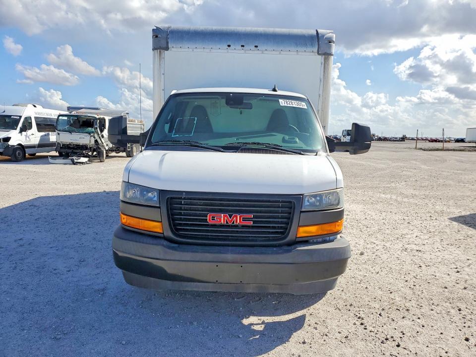 2020 GMC Savana BOX Truck