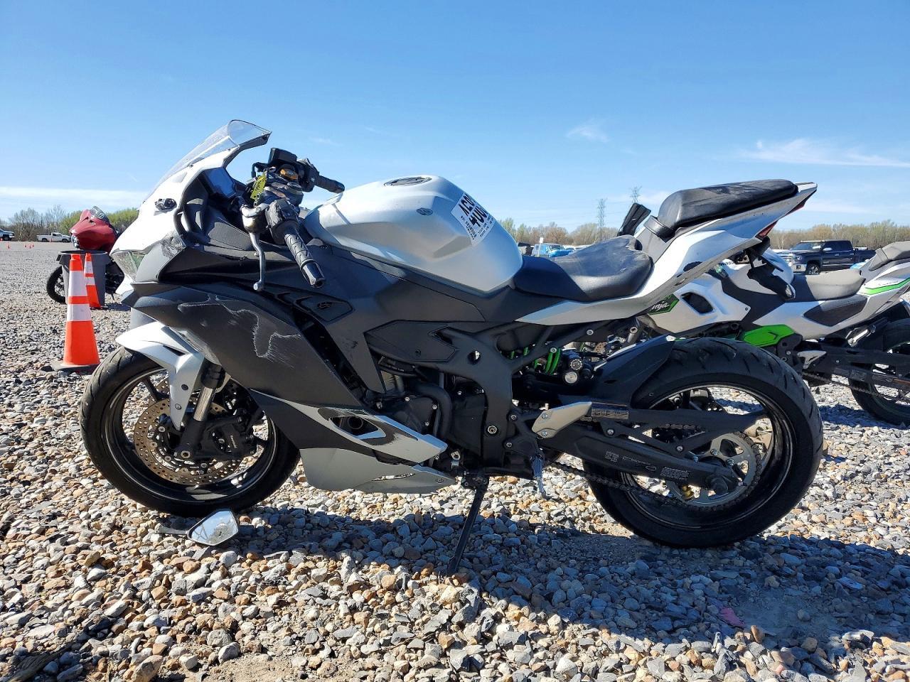 2025 Kawasaki ZX400 S
