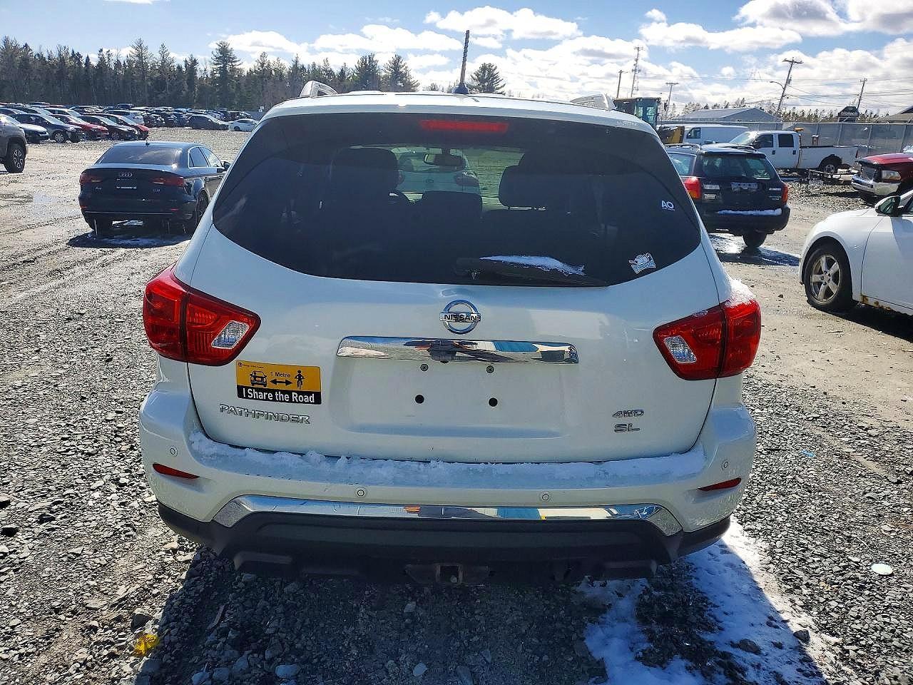 2017 Nissan Pathfinder s