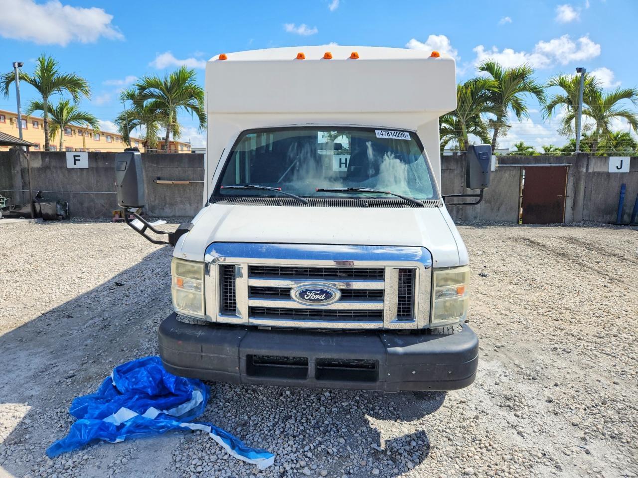 2011 Ford Econoline-Shuttle Bus