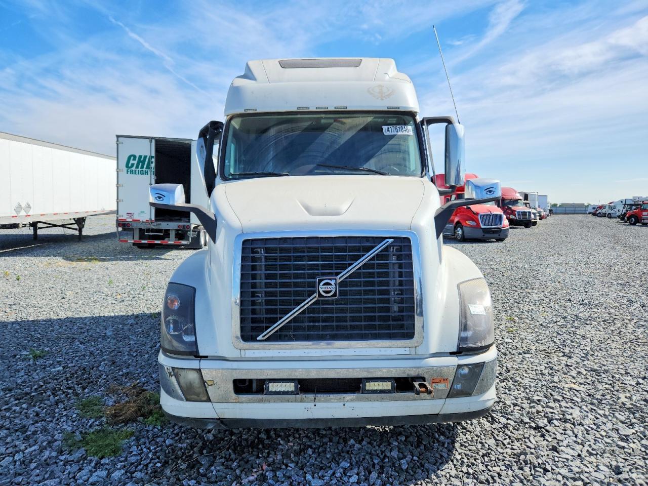 2016 Volvo VNL Semi Truck