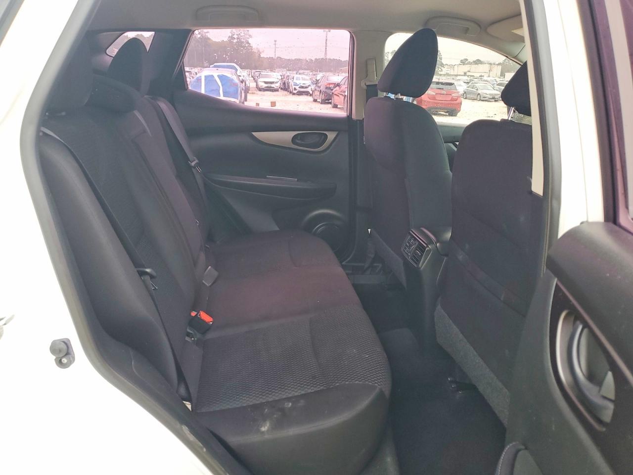 2018 Nissan Rogue Sport s