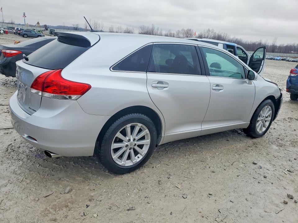 2012 Toyota Venza le