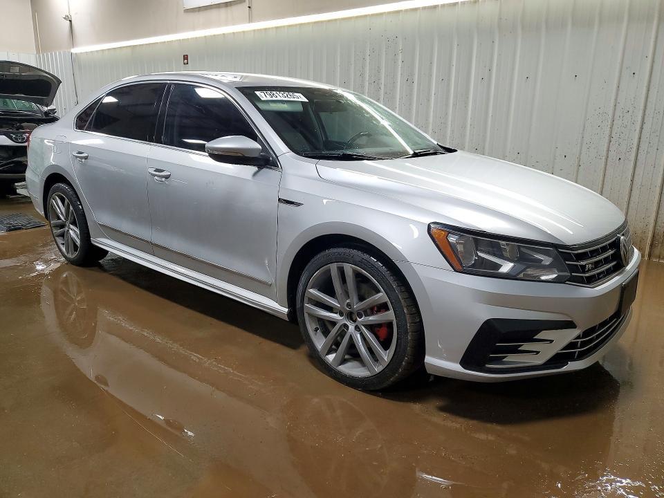 2017 Volkswagen Passat R-line