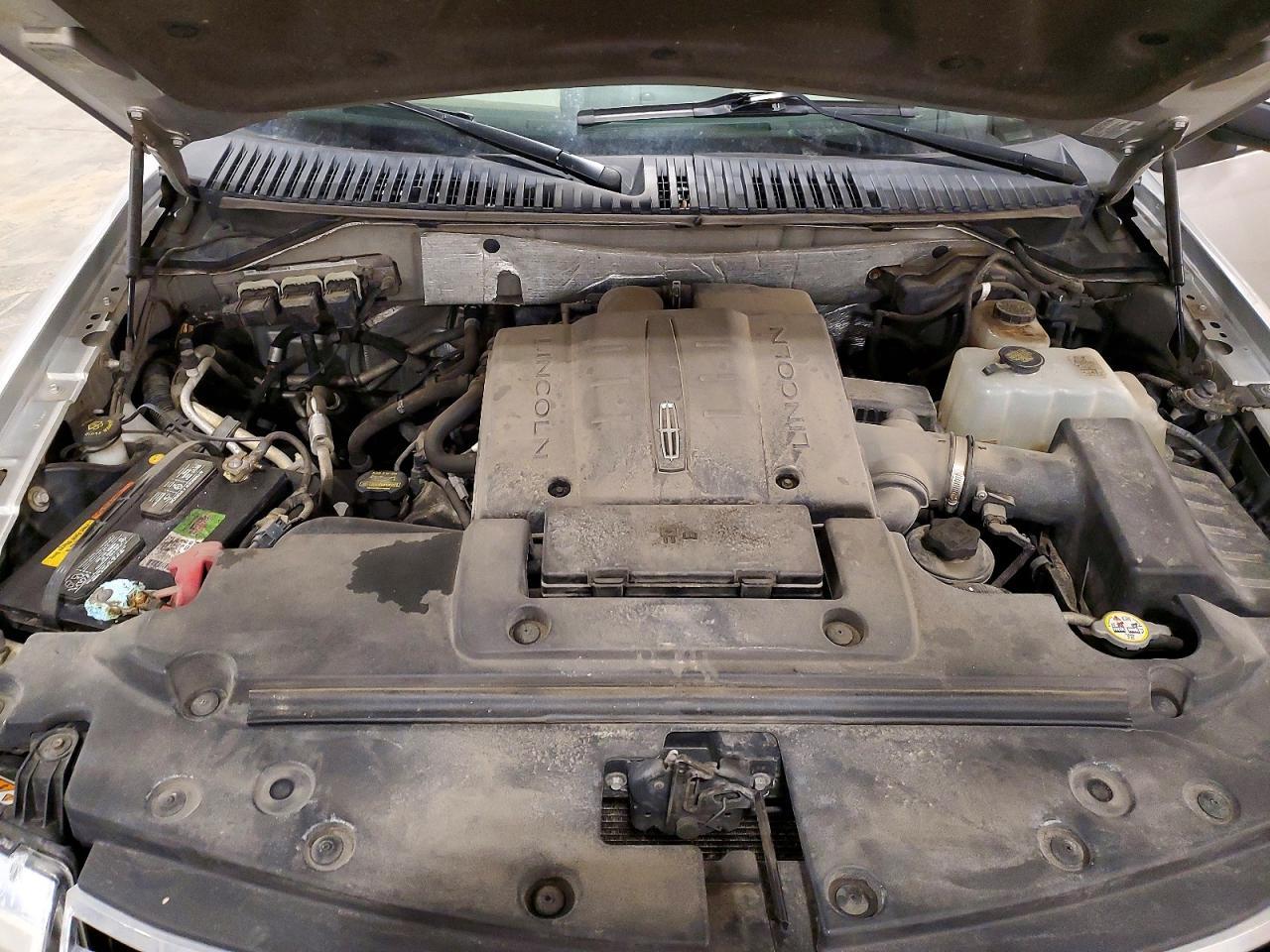 2011 Lincoln Navigator l