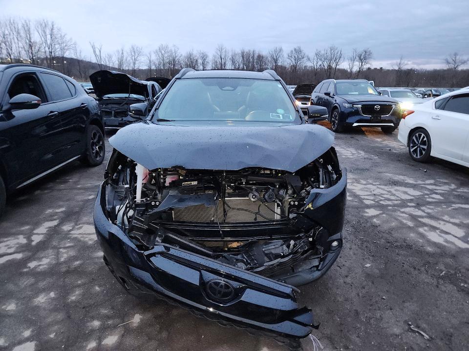 2024 Toyota Corolla Cross Hybrid xse