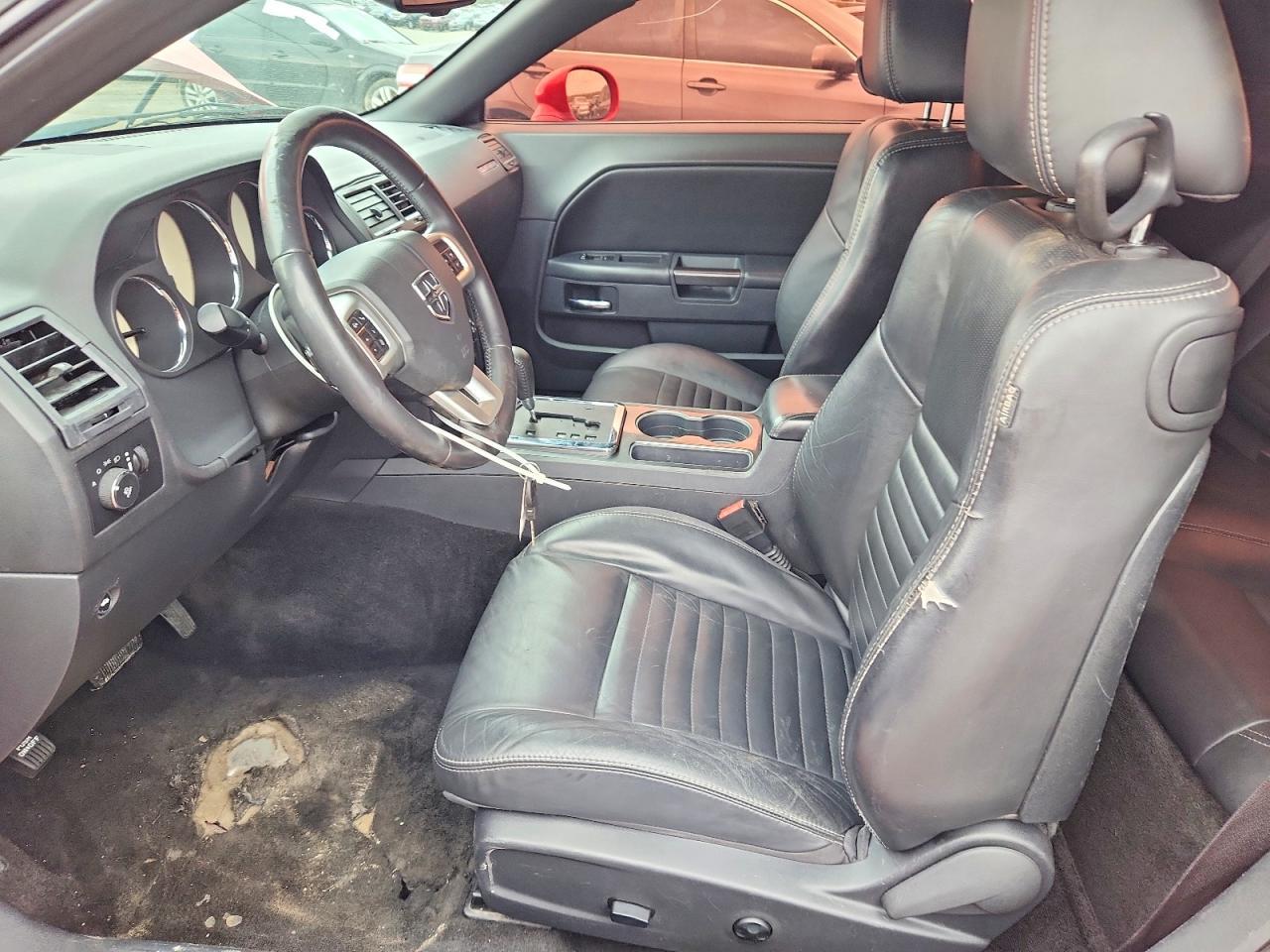 2014 Dodge Challenger sxt