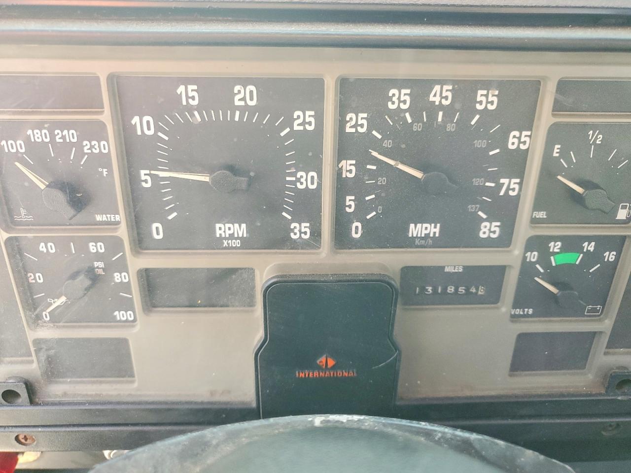 1995 International 4700 Semi Truck