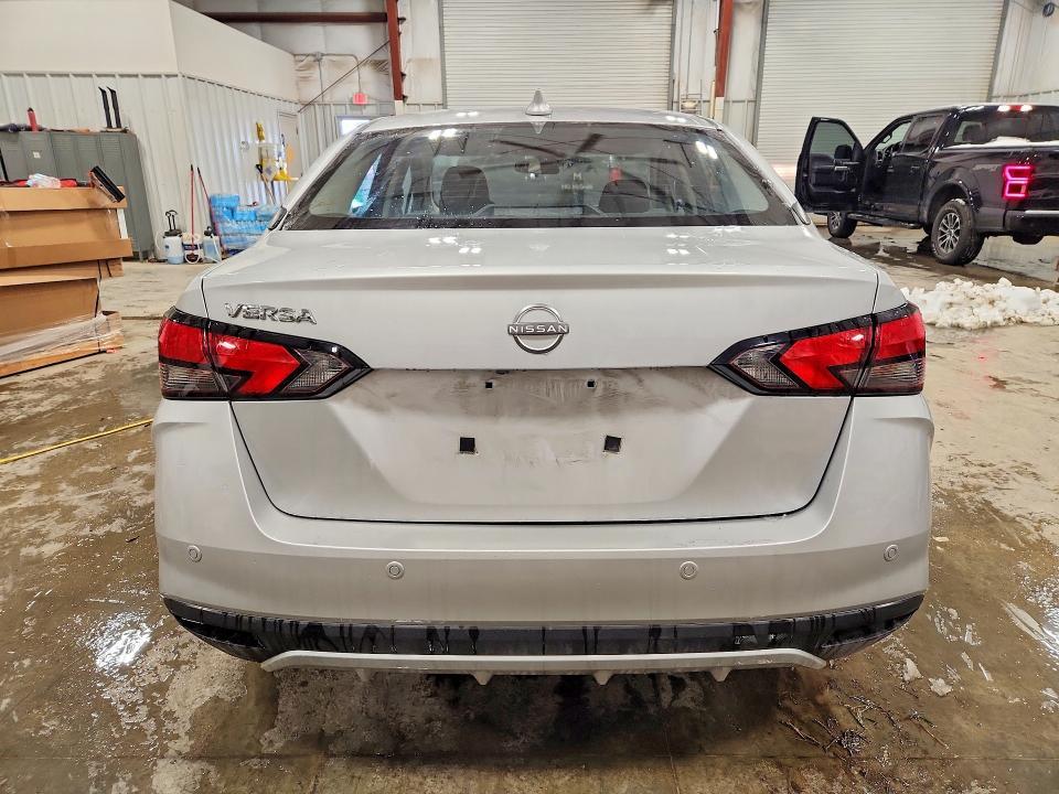 2025 Nissan Versa sv