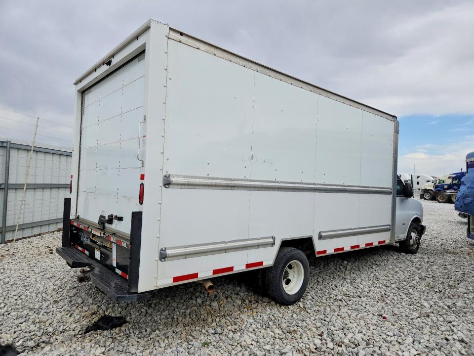 2021 GMC Savana CUT-BOX Truck