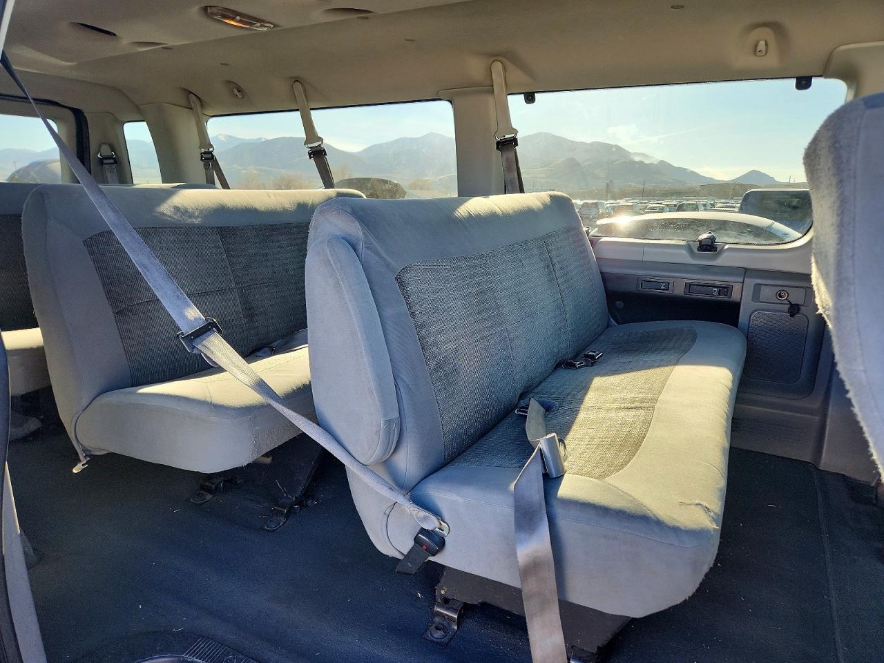 2005 Ford Econoline E350 Super Duty Wagon