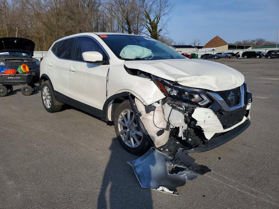 2022 Nissan Rogue Sport s