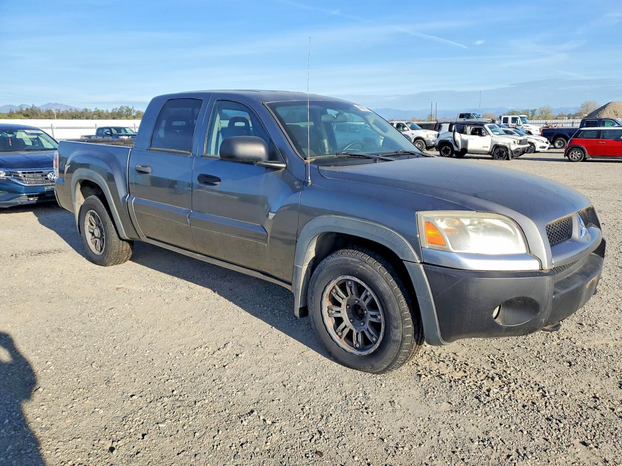 2006 Mitsubishi Raider Durocross