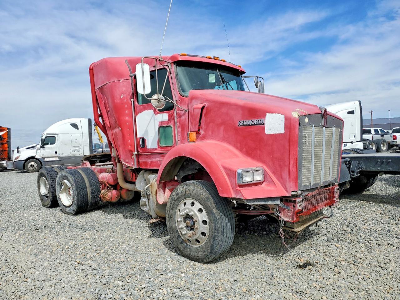 2004 Kenworth T880 Semi Truck