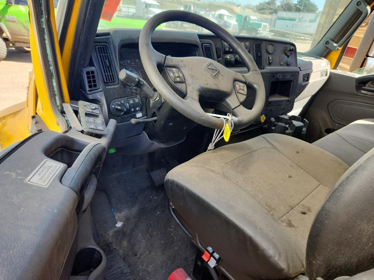 2022 International MV607 BOX Truck