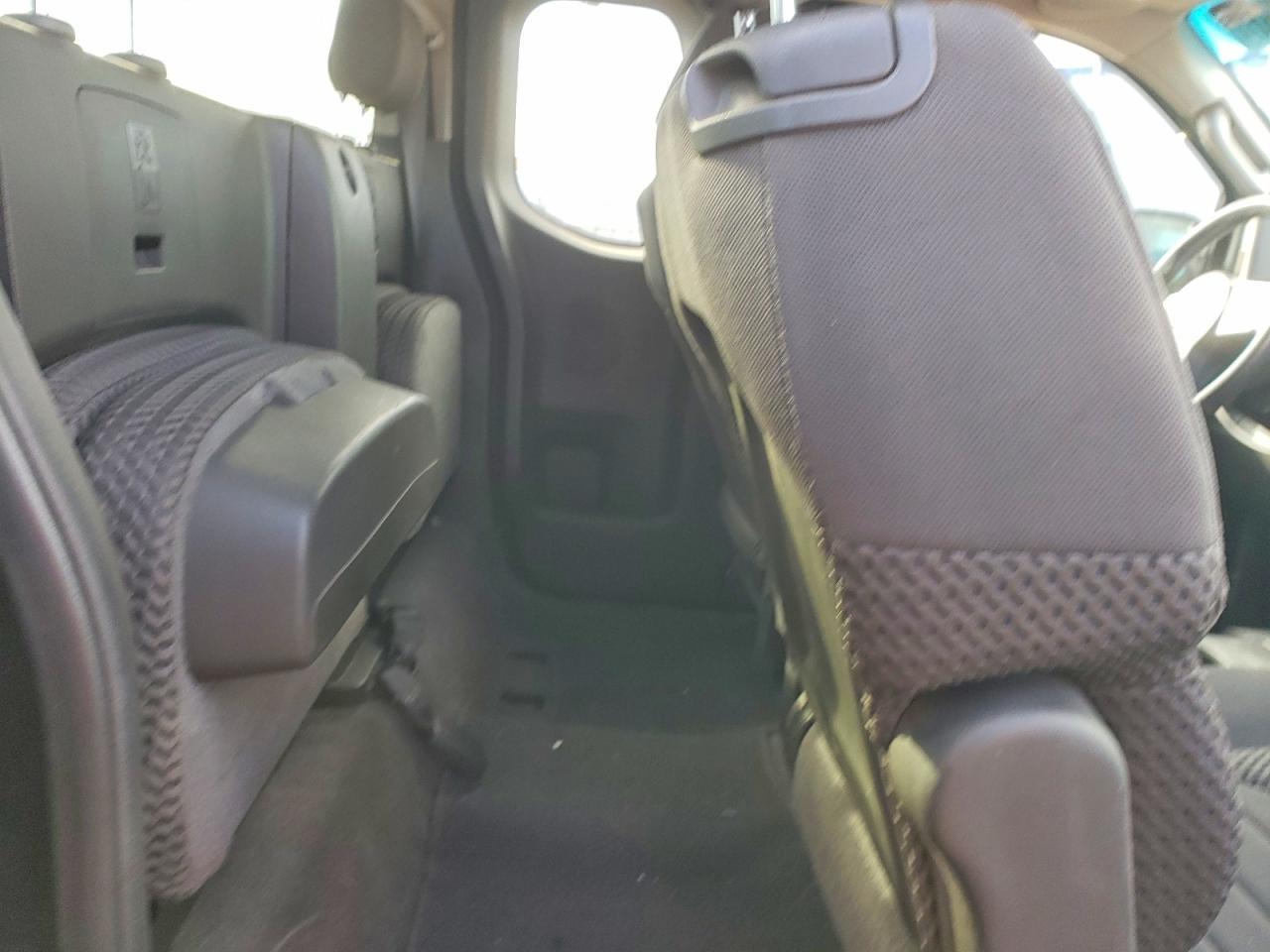 2014 Nissan Frontier SV V6