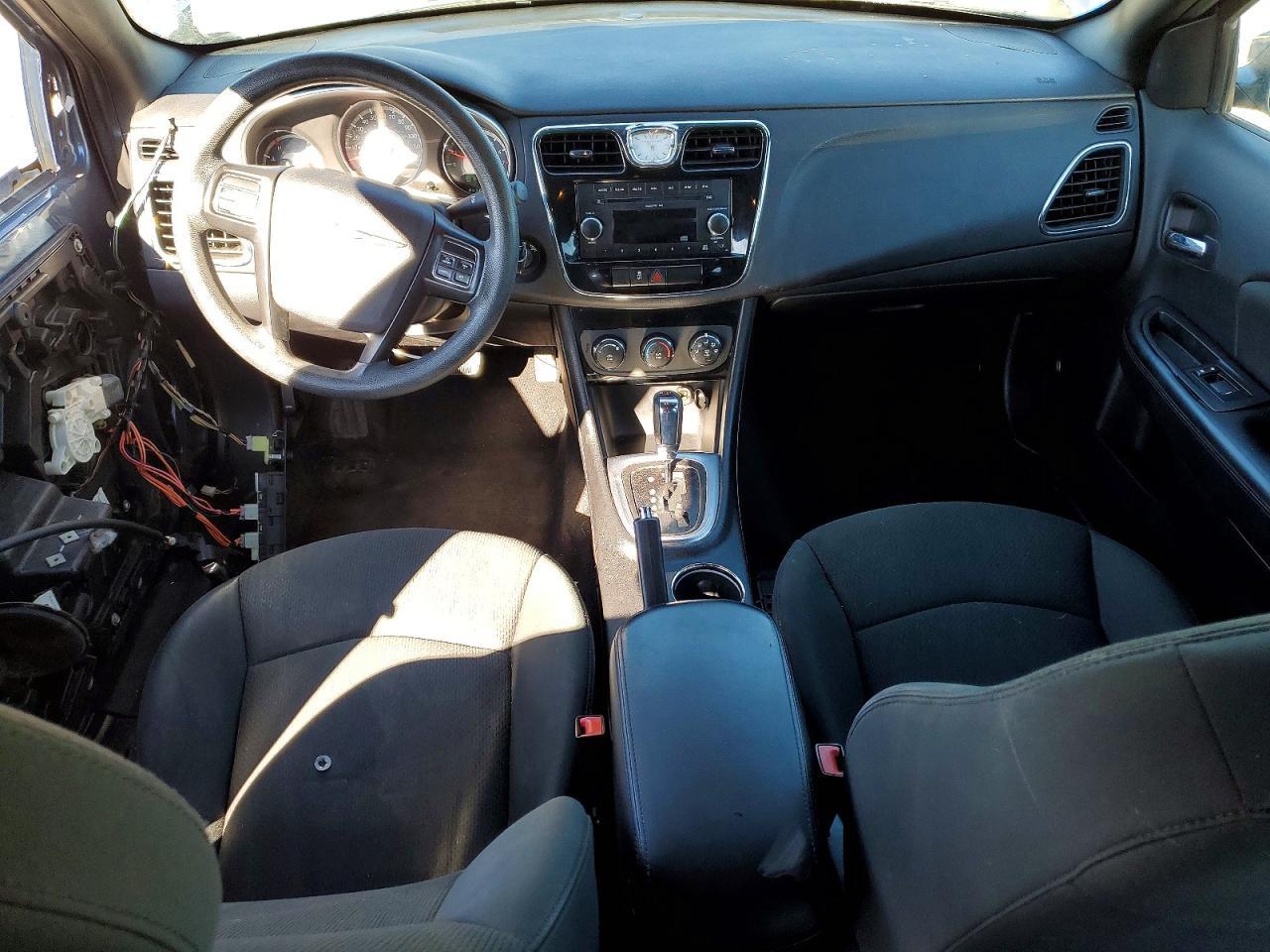 2011 Chrysler 200 lx