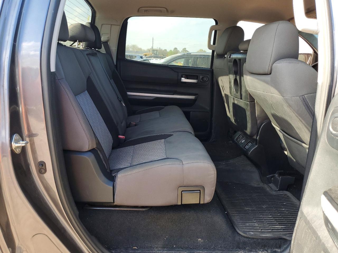 2017 Toyota Tundra SR5