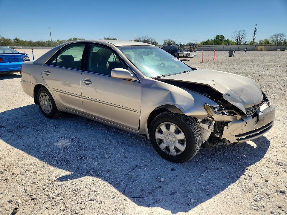 2004 Toyota Camry le