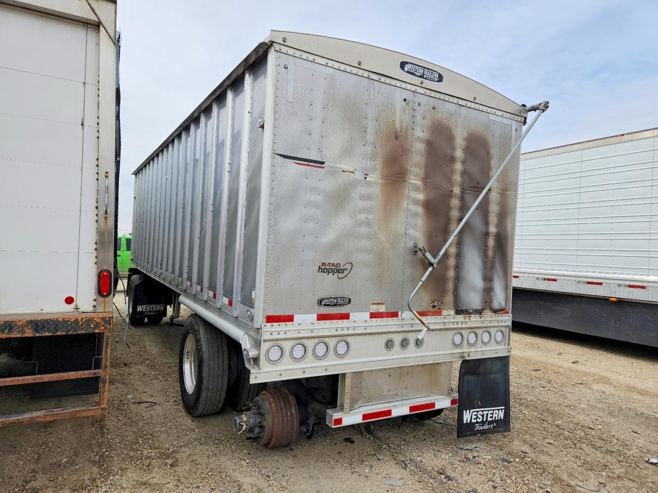 2026 Western Trailers 2026 Western Hopper Bottom Grain Trailer