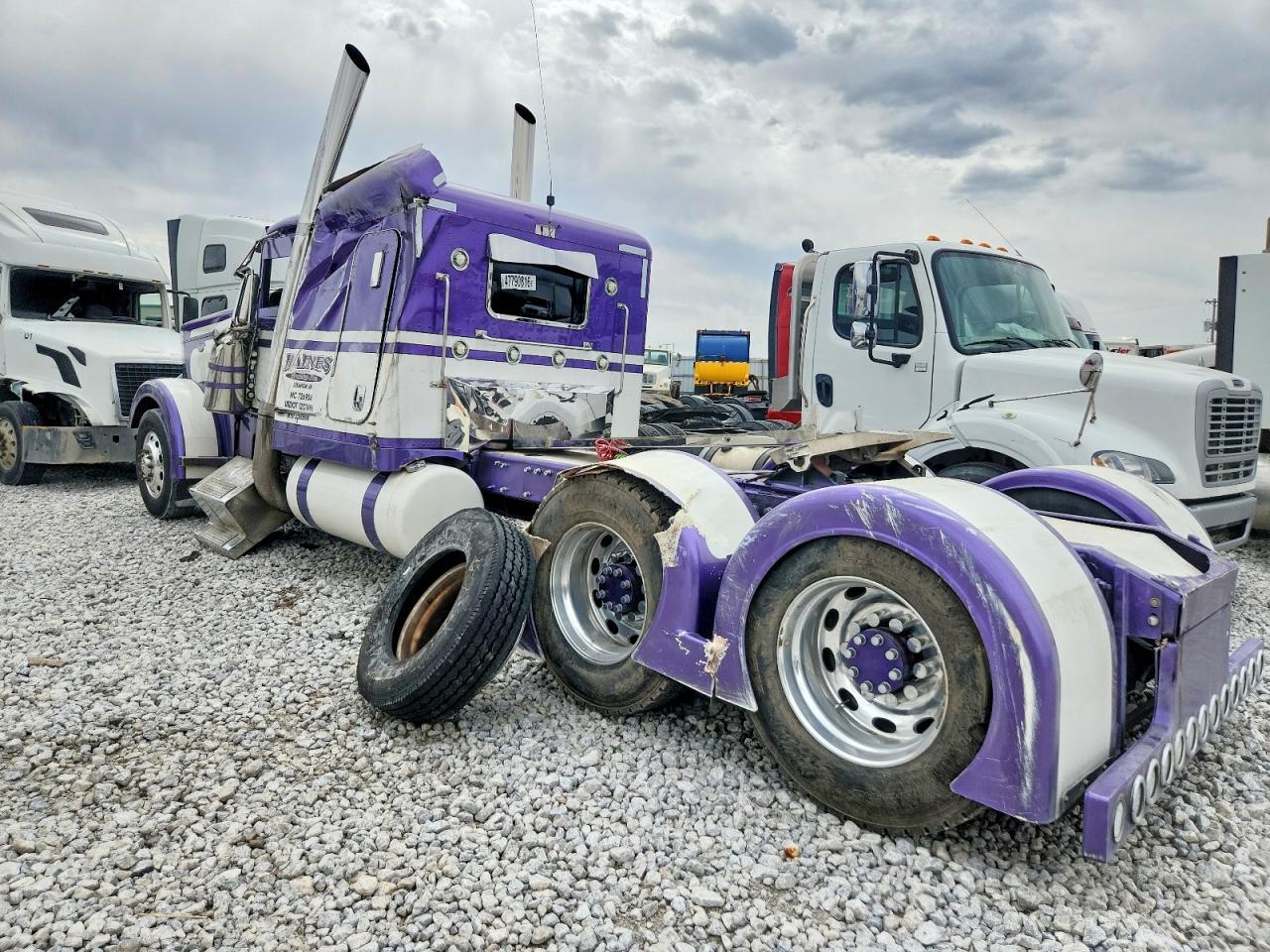 2017 Peterbilt 389 Semi Truck