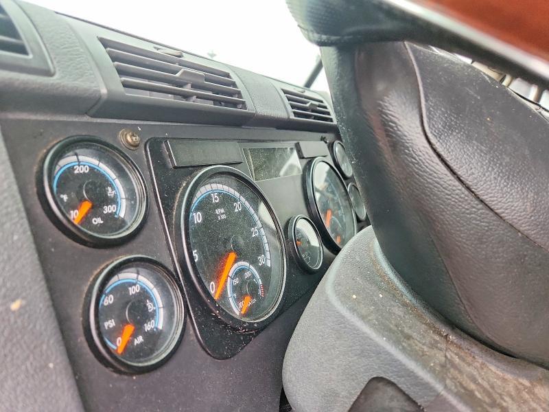 2017 Freigliner 2017 Freightliner Cascadia 125 Semi Truck