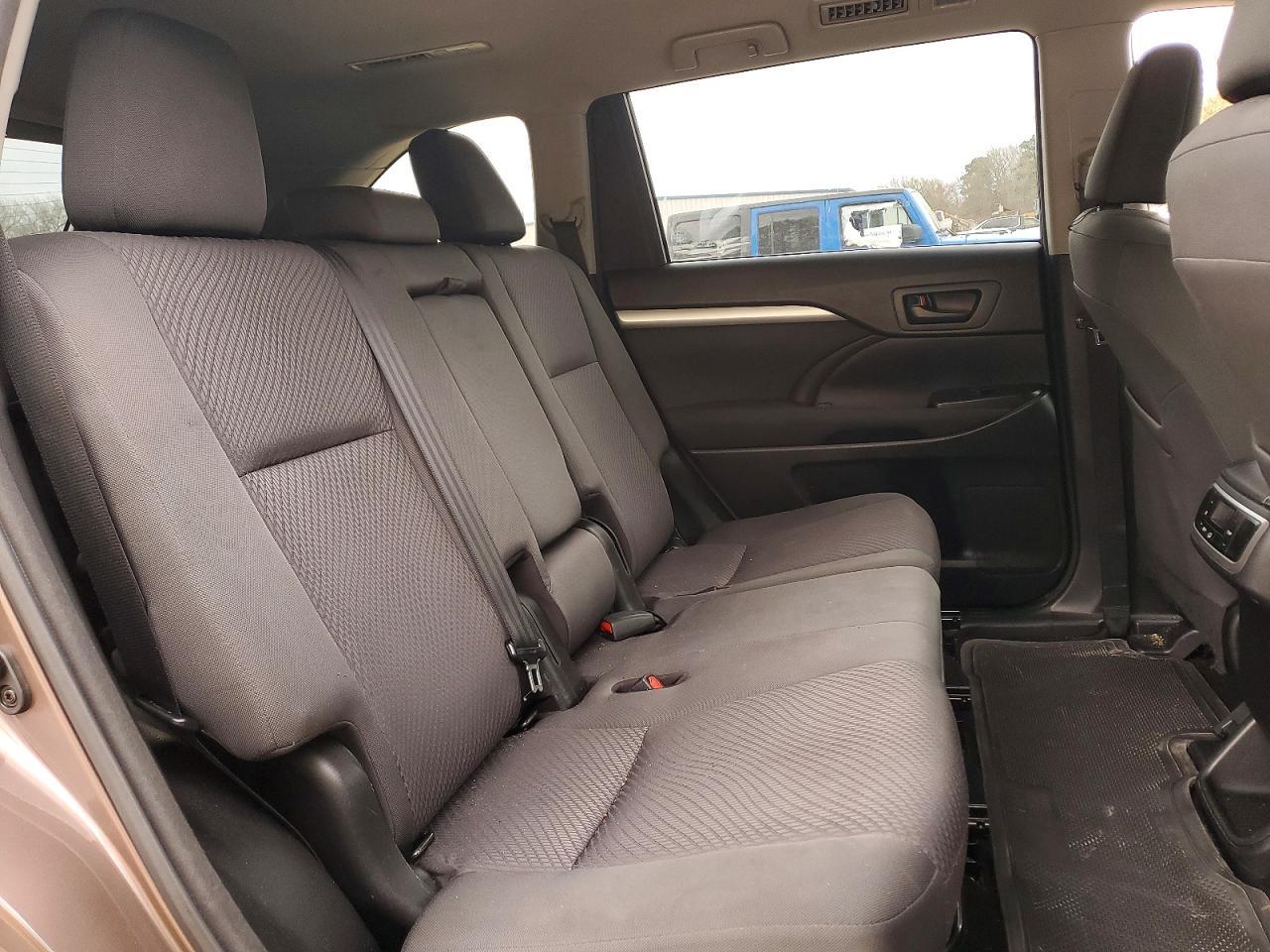 2018 Toyota Highlander le